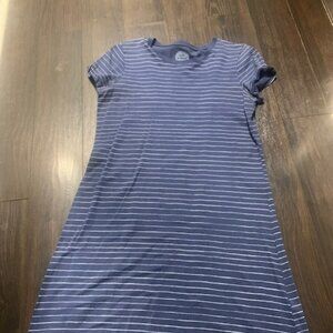 Nautical dress
Life is Good Striped Short Sleeve T-Shirt Dress - Navy Blue